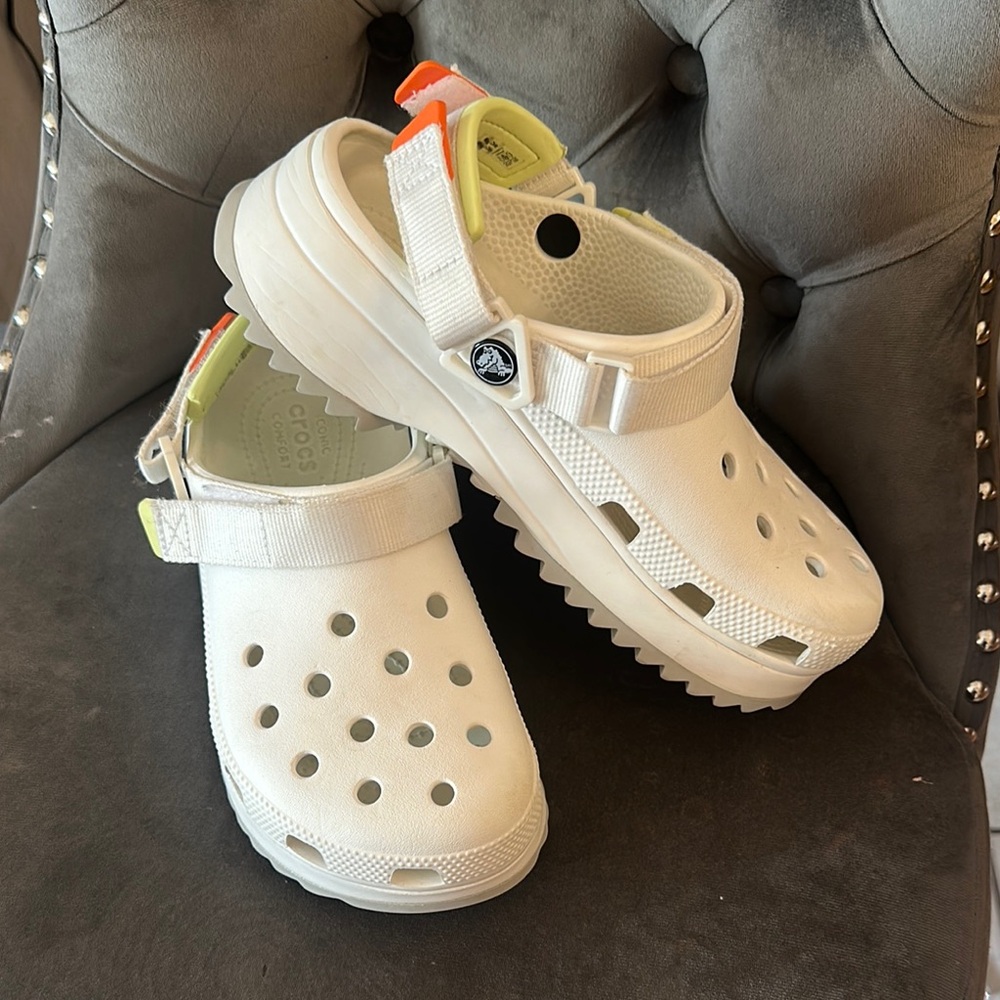 CROCS White Sandals with Perforated Design and Adjustable Strap